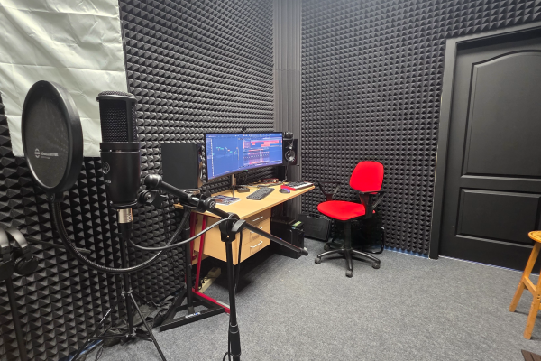 Актовый зал, студия